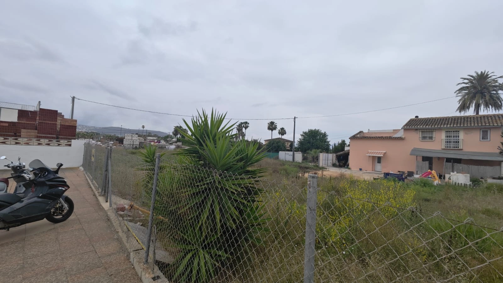 PARCELA URBANIZABLE PARA "APTOS" EN DÉNIA