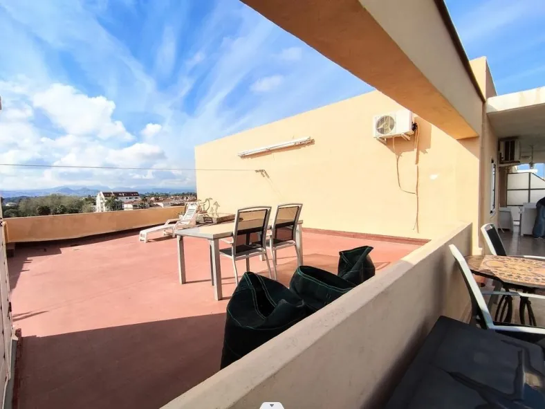 Atico en venta en la playa de Denia con  vistas al Mar