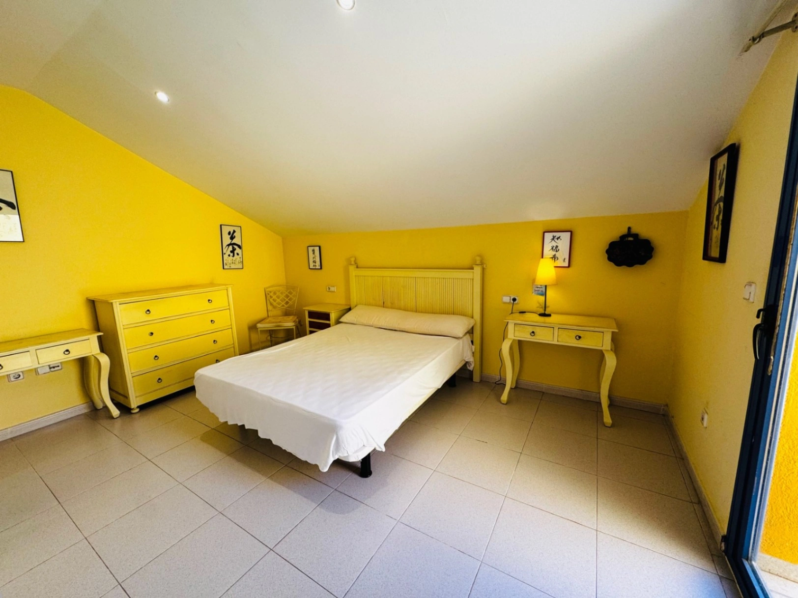 Ático  dúplex de 4 habitaciones en Marinas Km1-Zona Club de Tenis