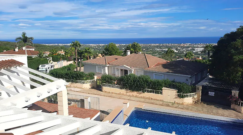 VILLA CON PISCINA Y VISTAS AL MAR EN ZONA MARQUESA VI, DENIA