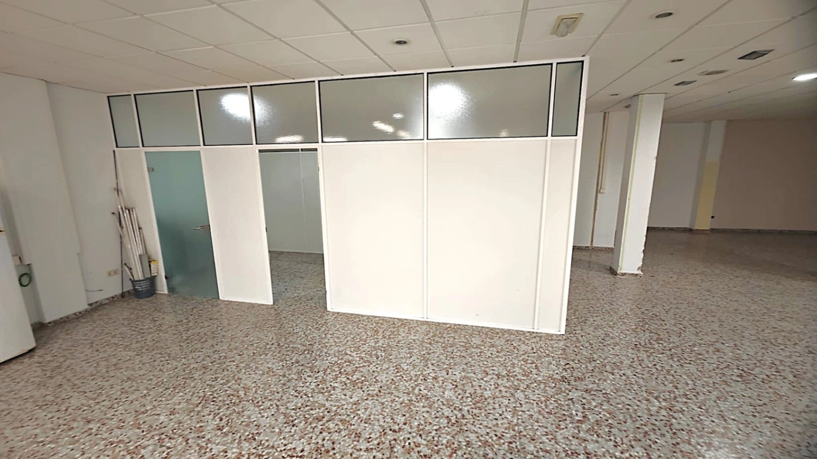 AMPLIO LOCAL COMERCIAL EN GANDIA