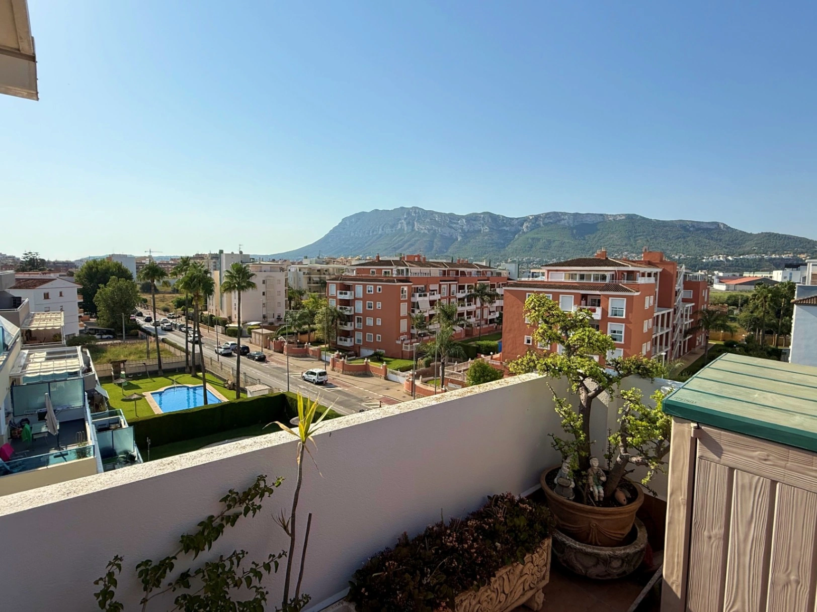 Ático en venta en Denia con gran terraza y bonitas vistas