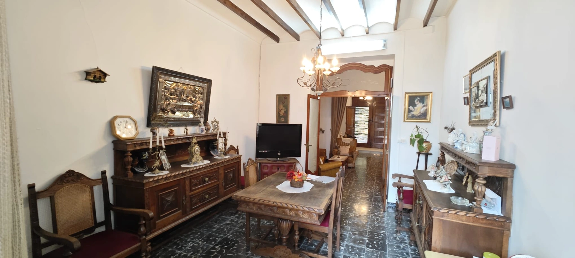 CASA DE PUEBLO DUPLEX CON PATIO AJARDINADO