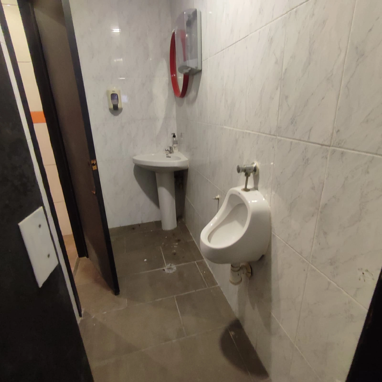 SE VENDE LOCAL EN DENIA