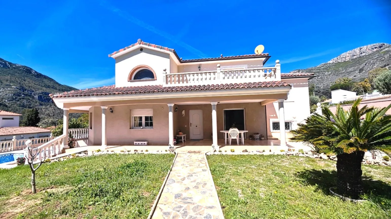 CHALET INDEPENDIENTE CON PISCINA EN BARX (La Drova)