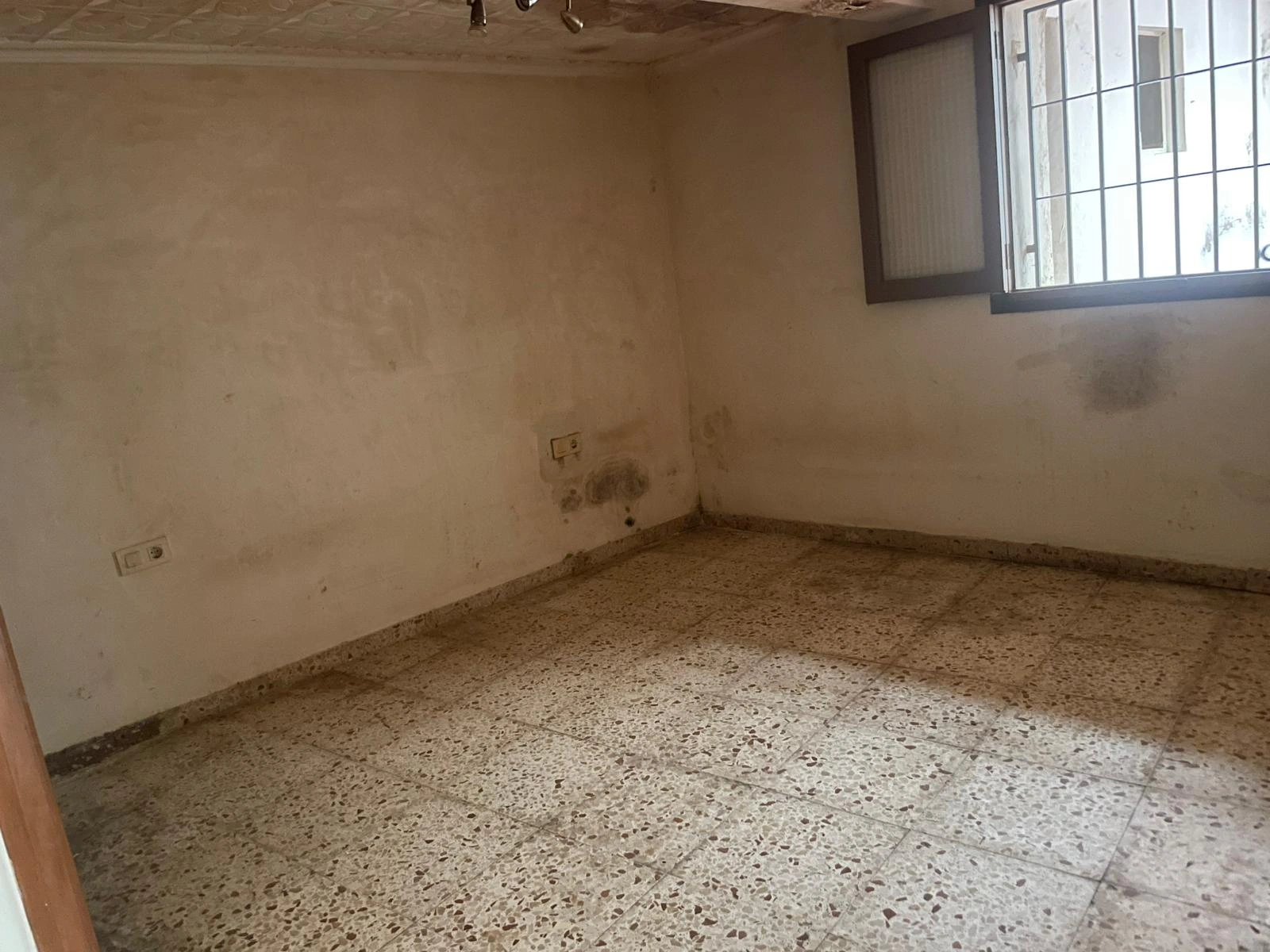 Casa de pueblo en el casco antiguo de Dénia – ¡Una inversión con gran potencial!