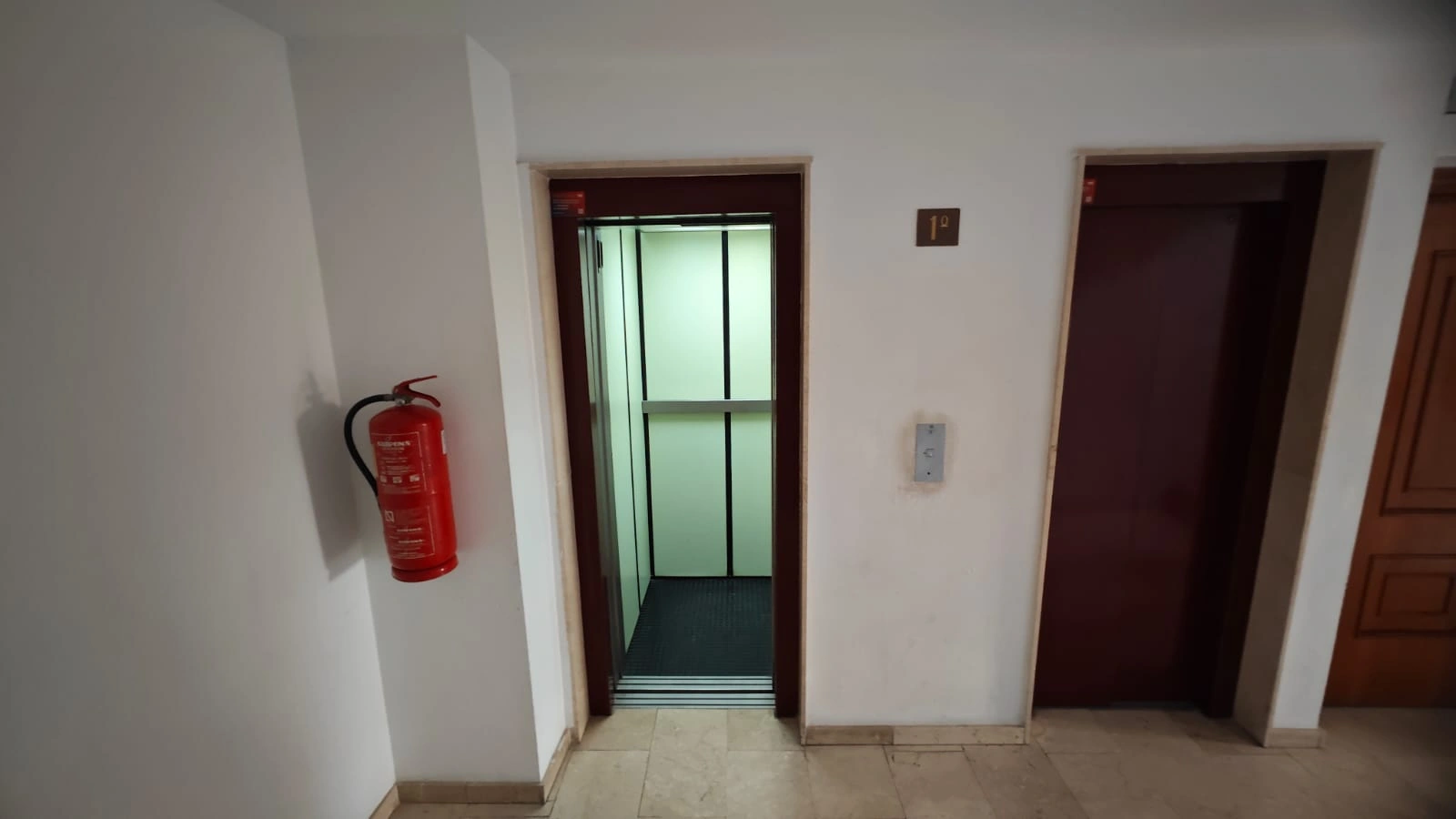 APARTAMENTO CON PISCINA Y PARKING EN LA PLAYA DE GANDIA
