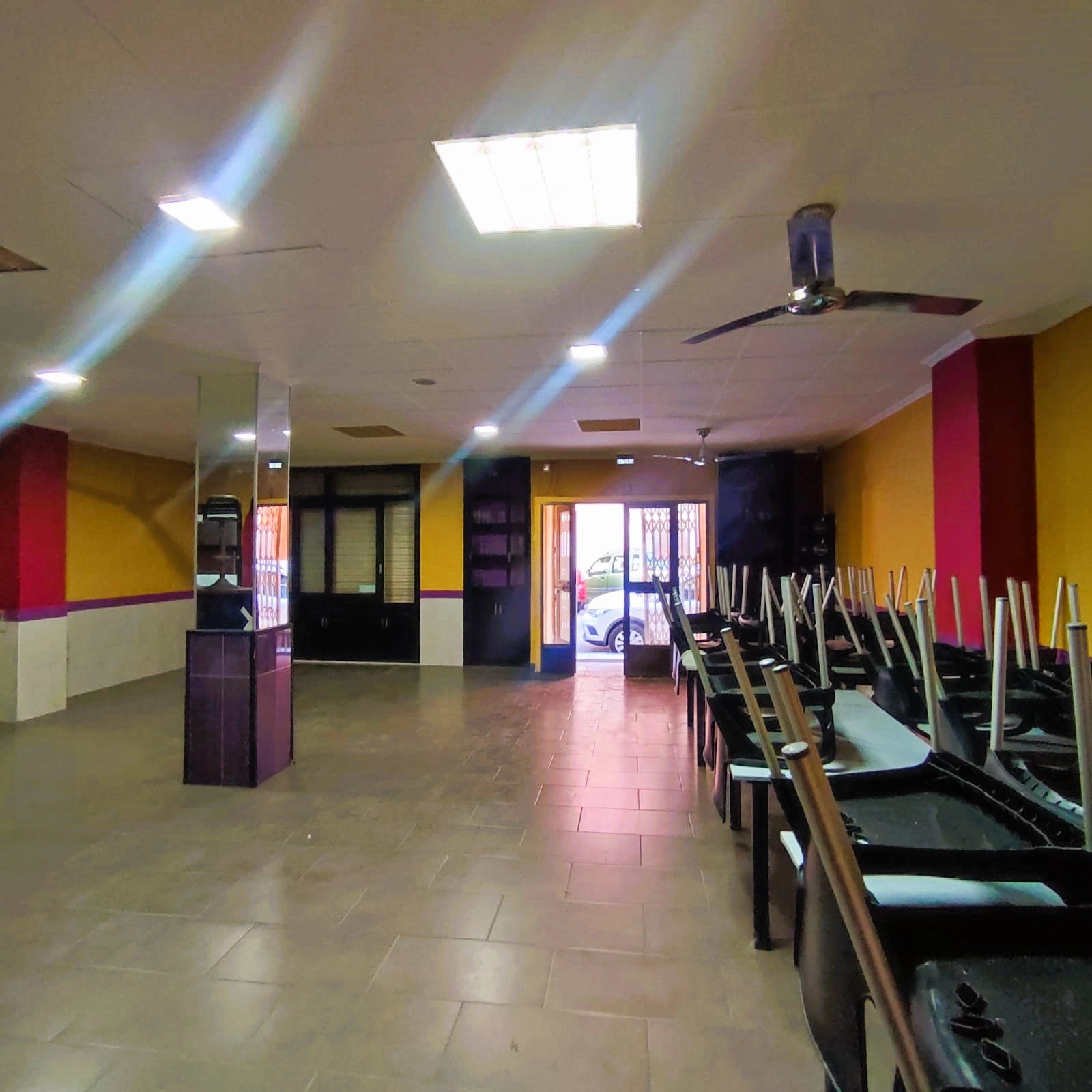 SE VENDE LOCAL EN DENIA