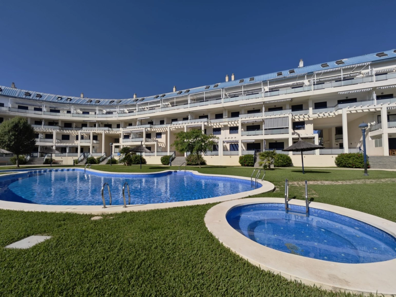 ATICO DUPLEX PRIMERA LINEA PLAYA EN DENIA