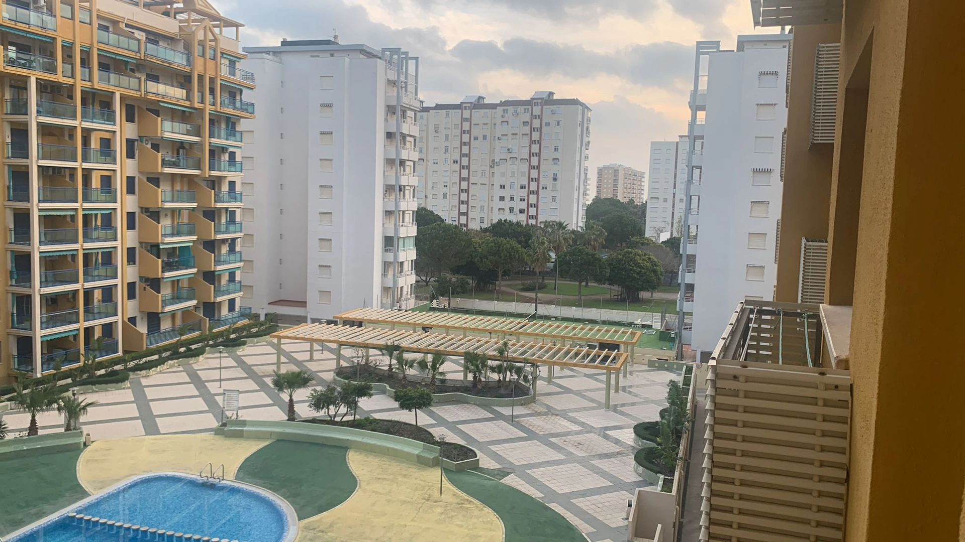 APARTAMENTO EN LA PLAYA DE GANDIA CON GARAJE