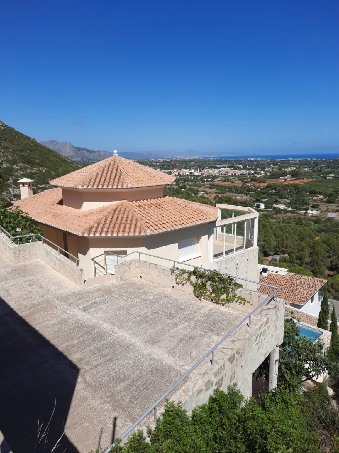 CHALET INDEPENDIENTE CON VISTAS AL MAR