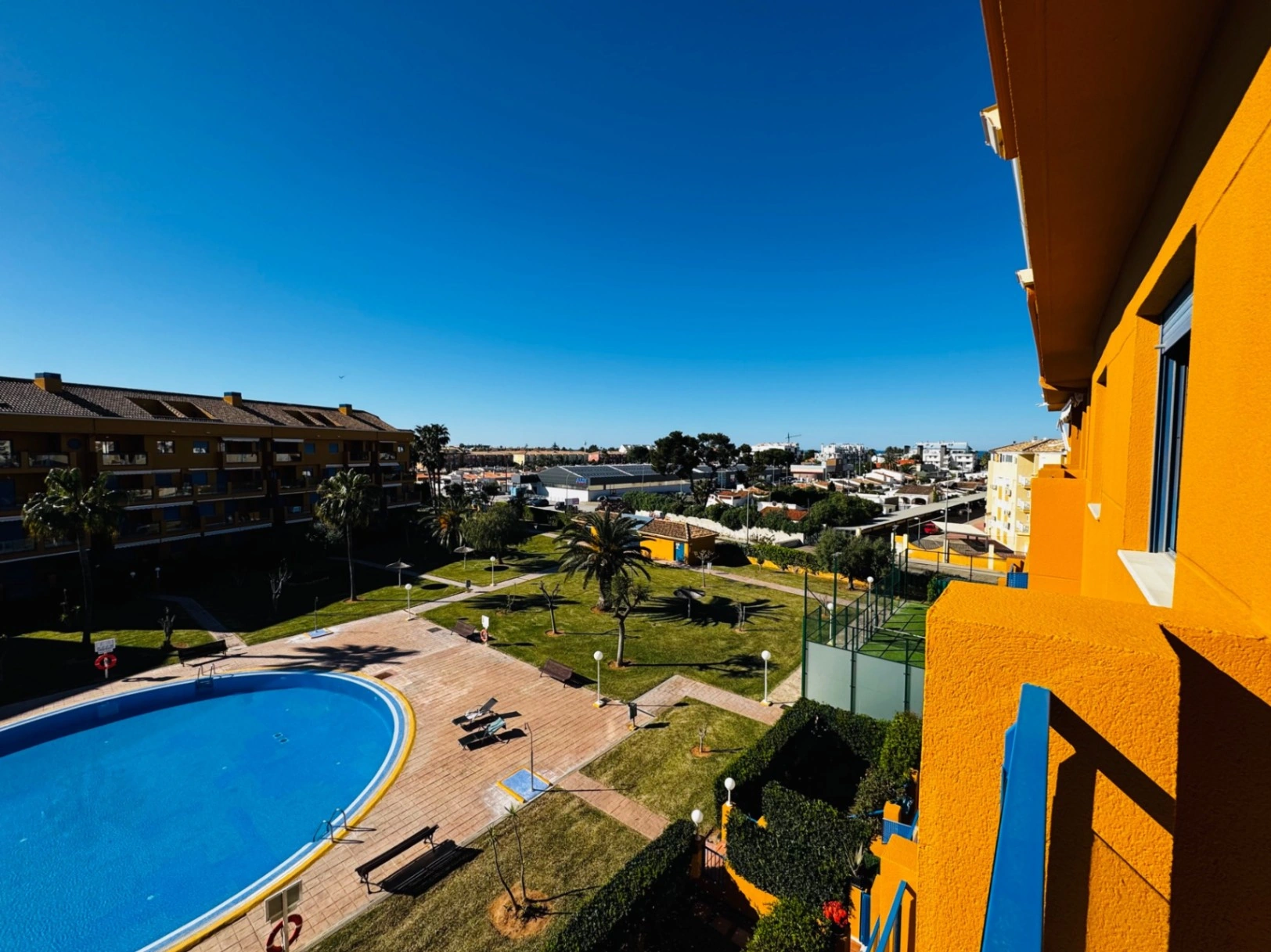 Ático  dúplex de 4 habitaciones en Marinas Km1-Zona Club de Tenis