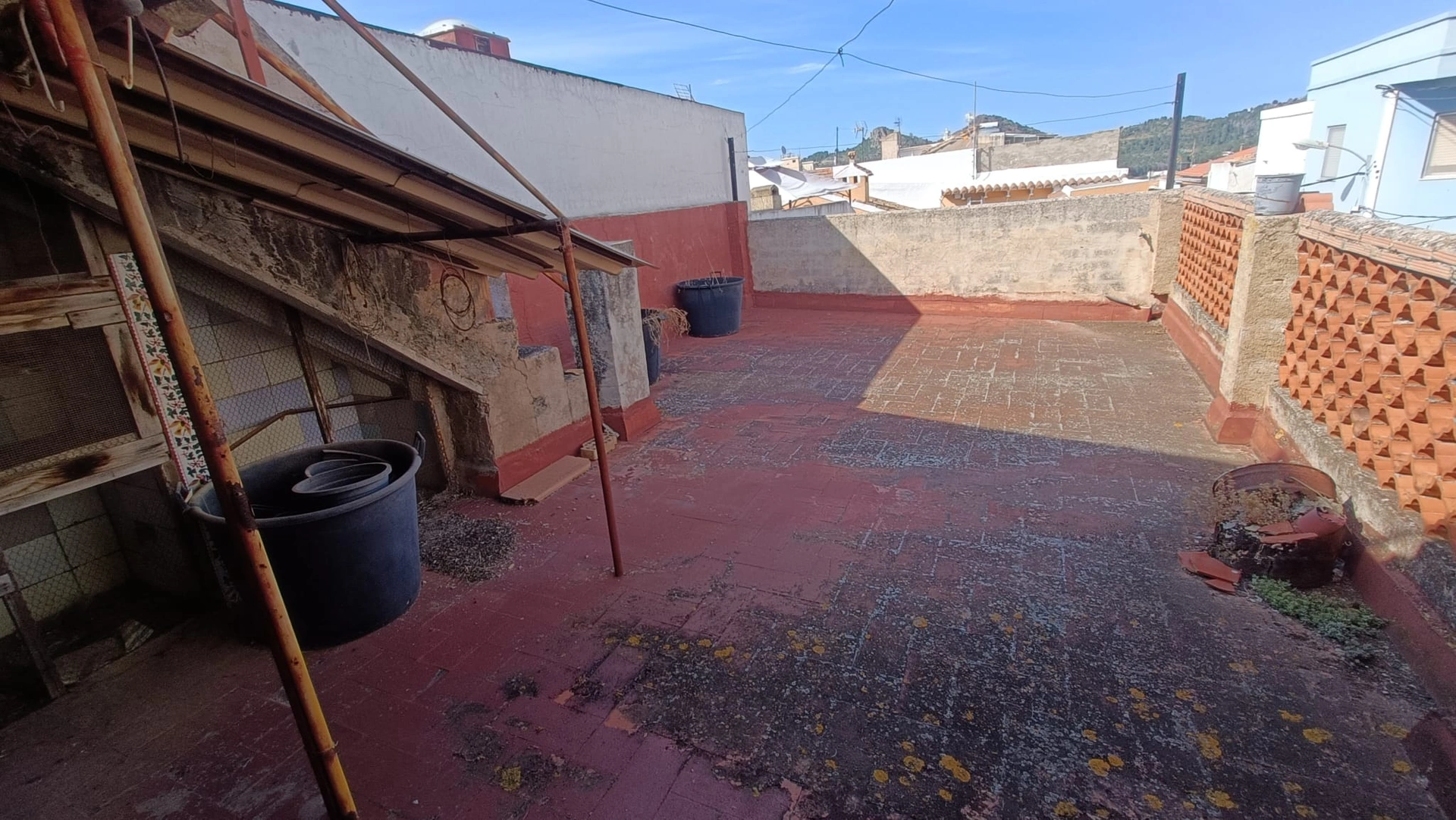 CASA DE PUEBLO AMPLIA Y CENTRICA EN PEDREGUER