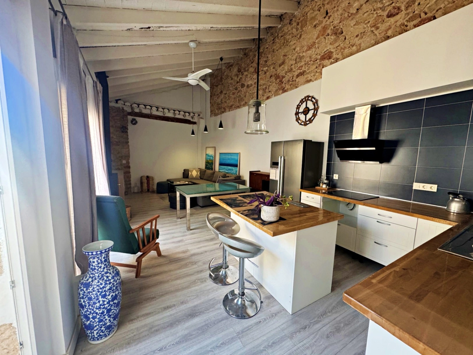 Casa de pueblo reformada en el centro de Denia, con garaje