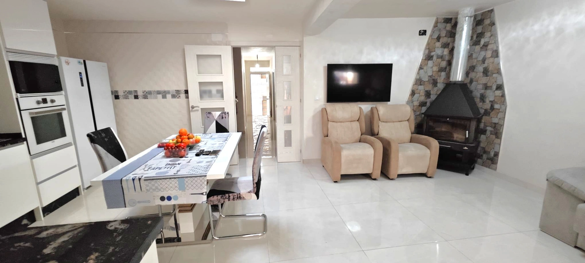 CASA DE PUEBLO EN OLIVA REFORMADA CON ESTILO