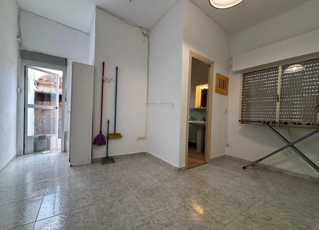 CASA DE PUEBLO AMPLIA Y CENTRICA EN PEDREGUER