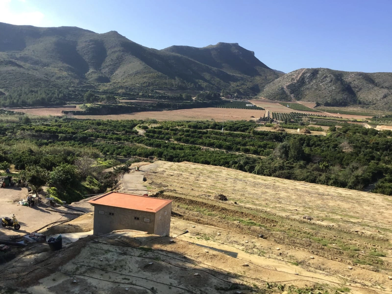 TERRENO EN ADOR CON PARTE URBANIZABLE