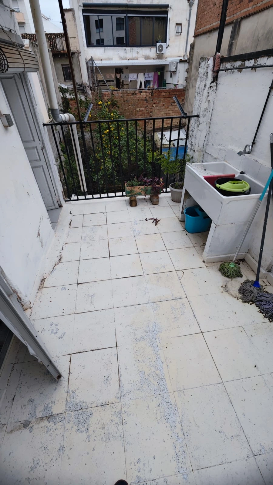CASA DE DOS PLANTAS Y TERRAZA EN GANDIA