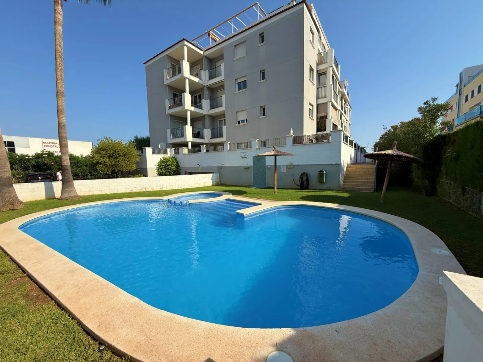 Ático en venta en Denia con gran terraza y bonitas vistas