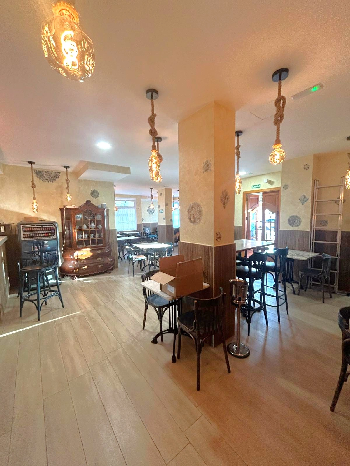 SE VENDE LOCAL/BAR EN PLAYA DE PILES