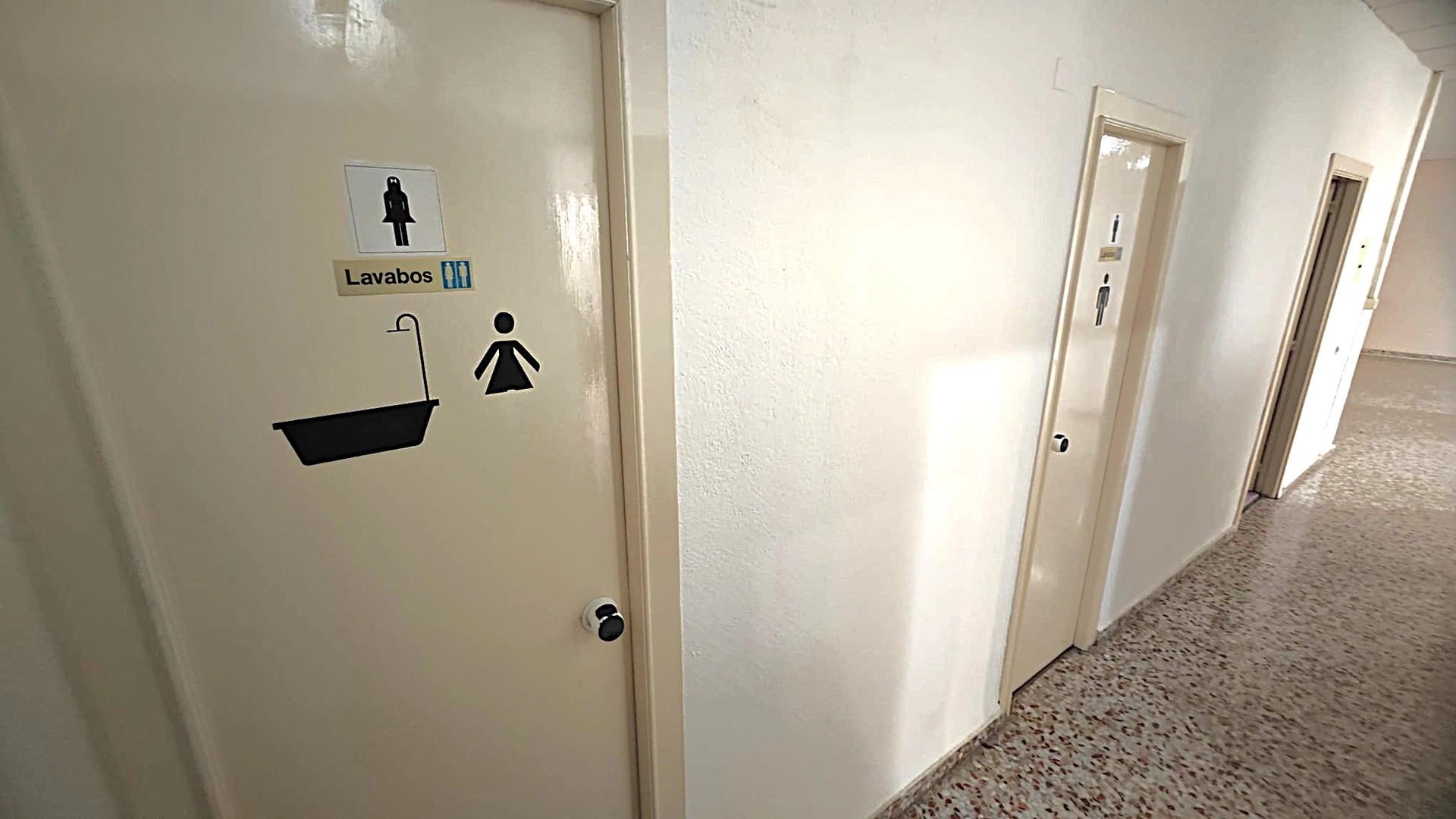 AMPLIO LOCAL COMERCIAL EN GANDIA