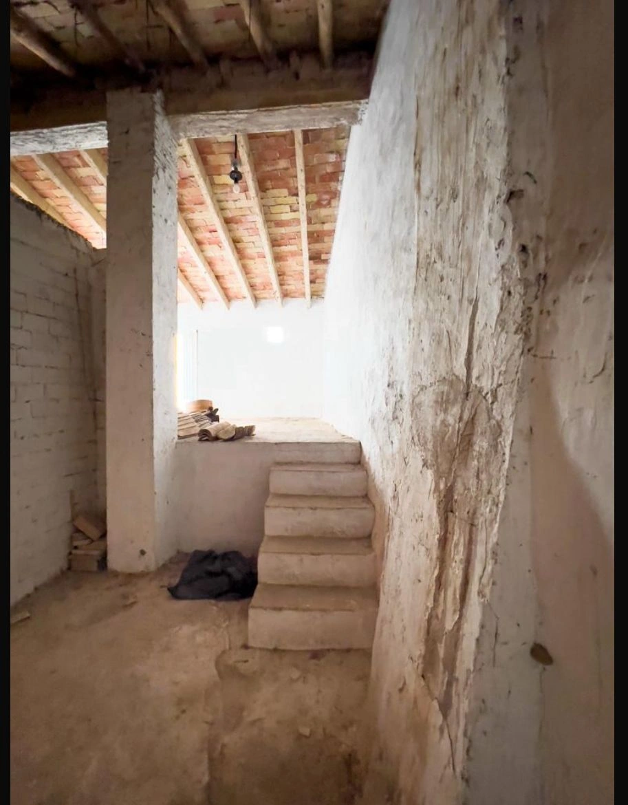 CASA DE PUEBLO POR REFORMAR CON DISEÑO IBICENCO A REALIZAR