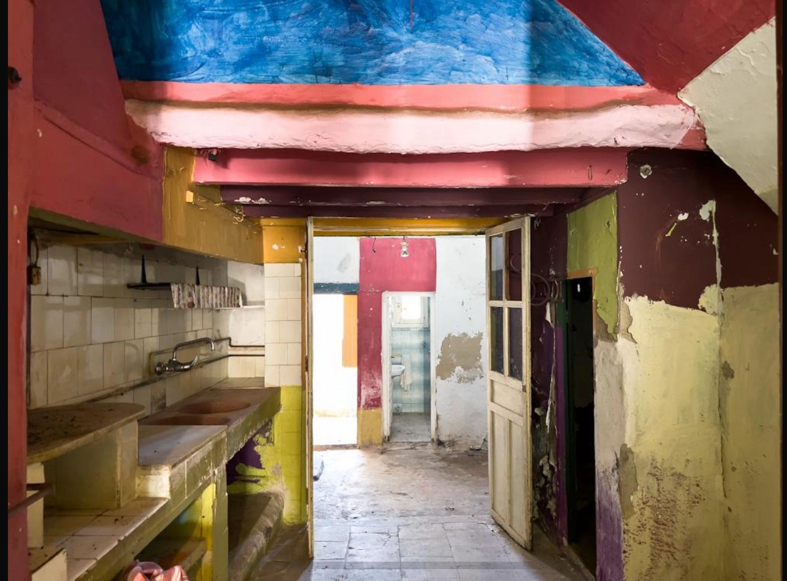 CASA DE PUEBLO POR REFORMAR CON DISEÑO IBICENCO A REALIZAR
