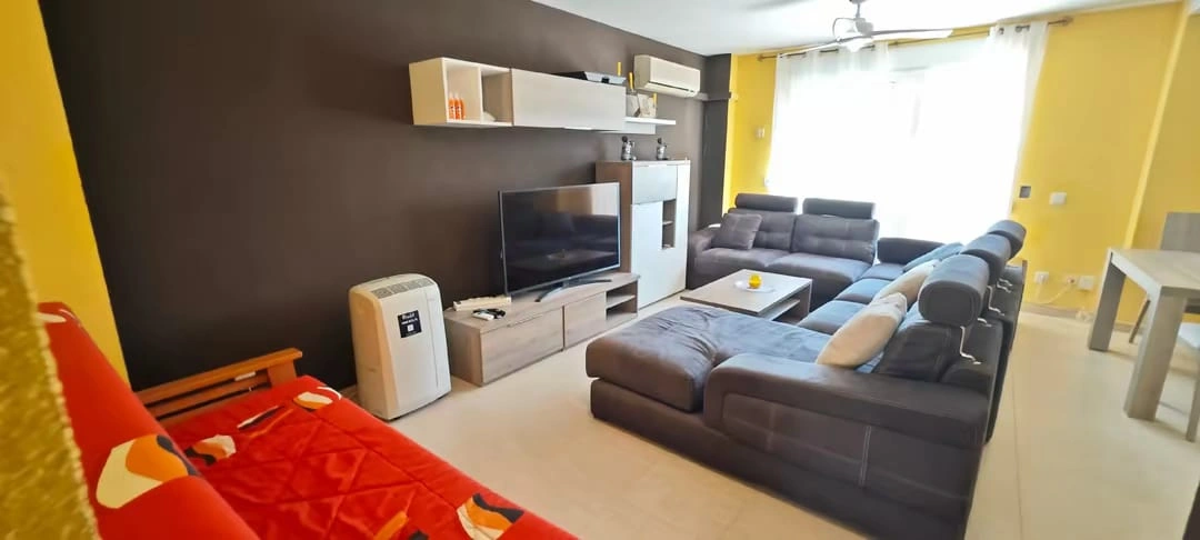 APARTAMENTO EN URBANIZACION A 1.200-metros DE DÉNIA Y  100 de PLAYA