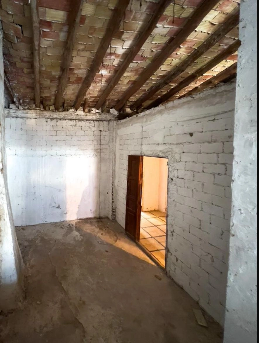 CASA DE PUEBLO POR REFORMAR CON DISEÑO IBICENCO A REALIZAR