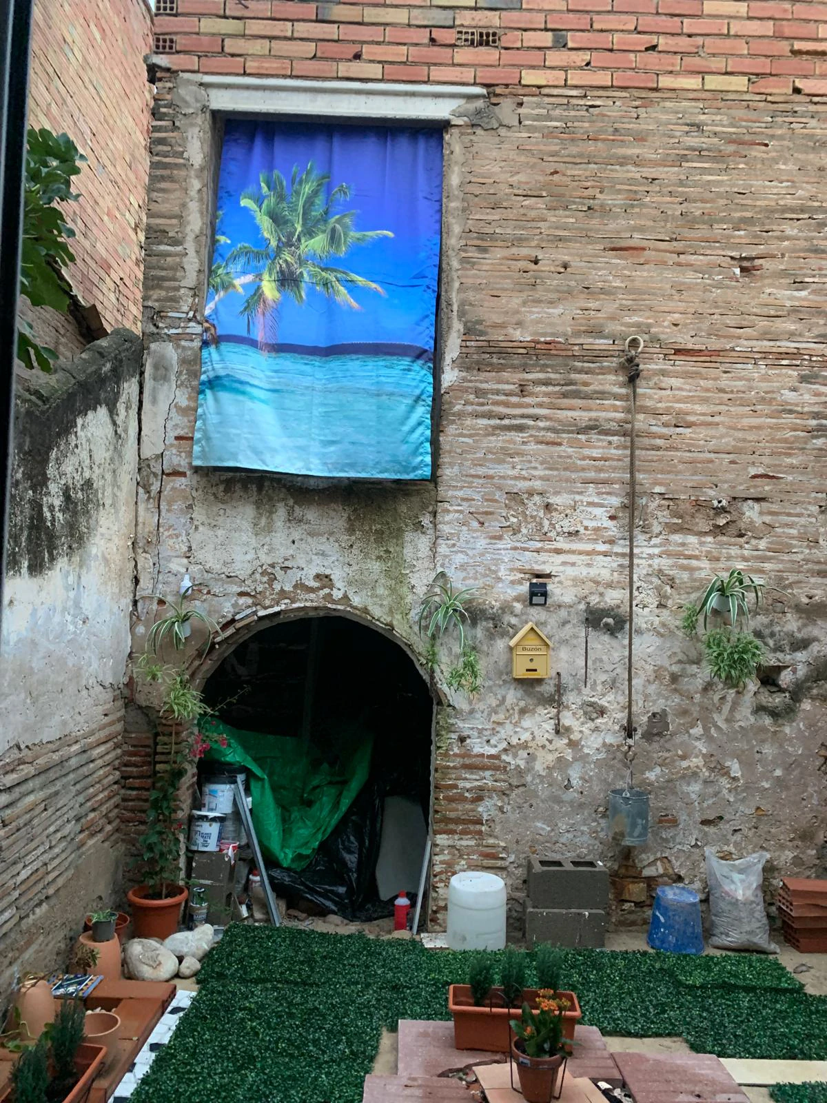 CASA PUEBLO ESQUINERA EN PILES