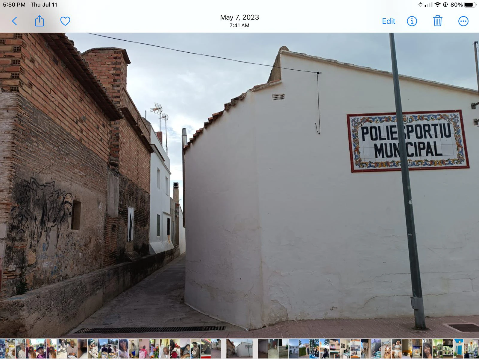 CASA PUEBLO ESQUINERA EN PILES