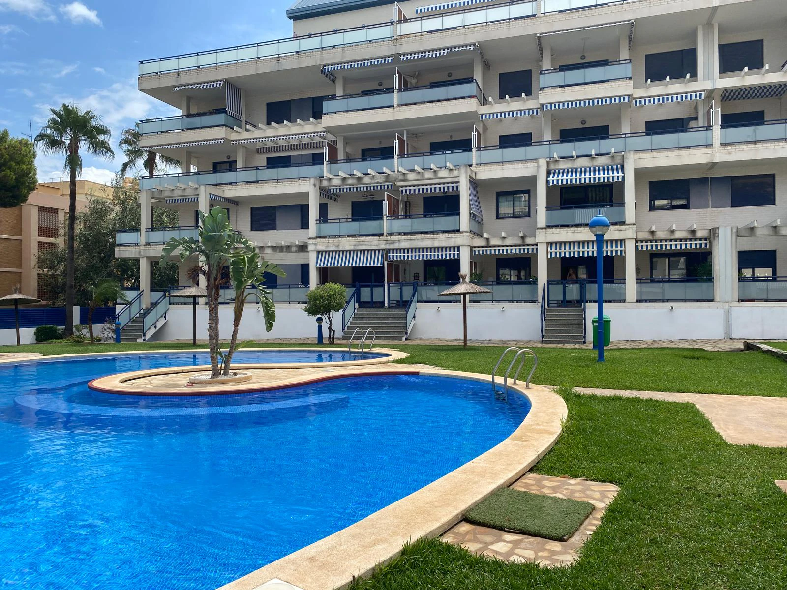 APARTAMENTO CON VISTAS AL MAR EN ZONA CLUB NAUTICO