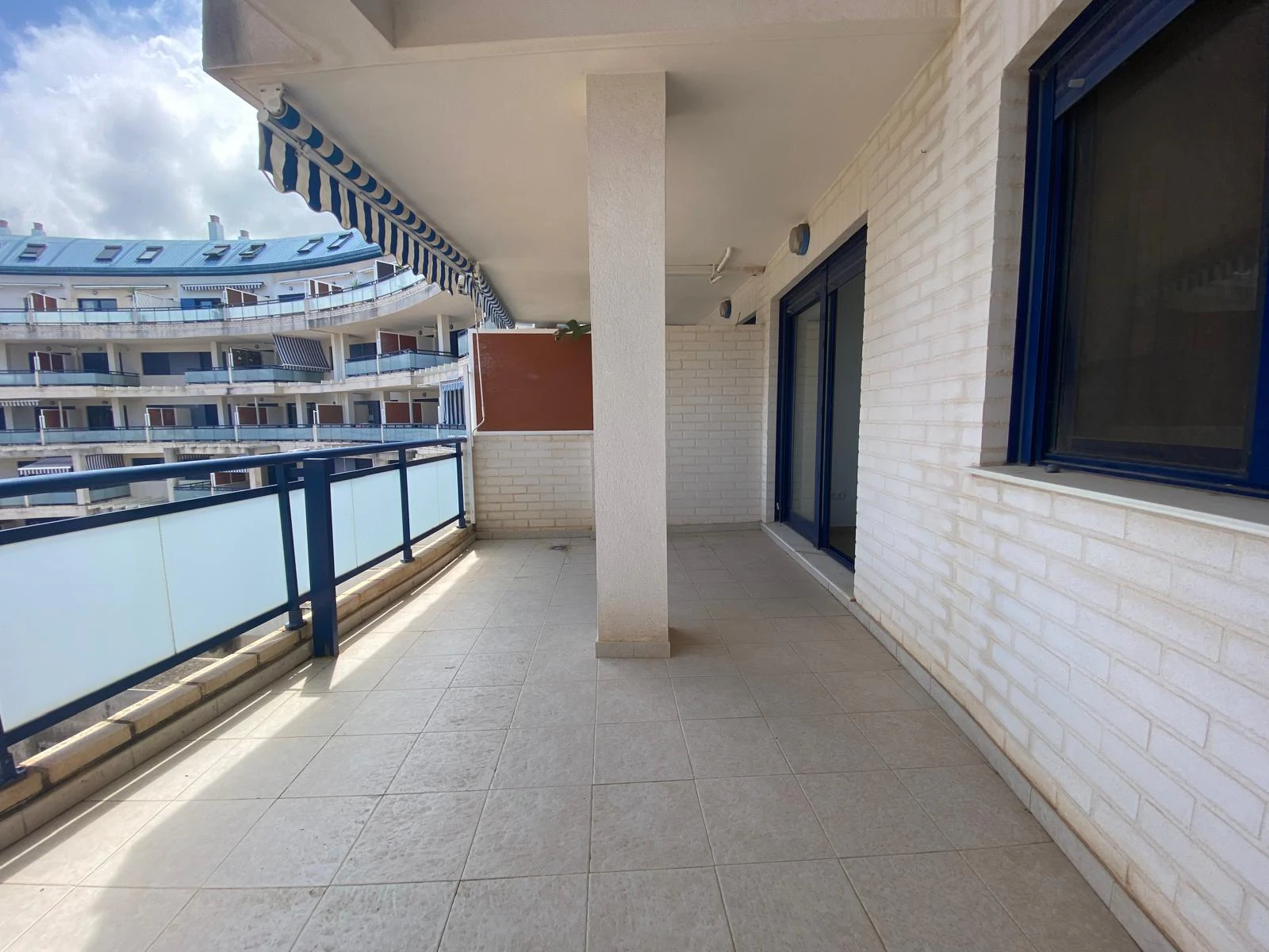 APARTAMENTO CON VISTAS AL MAR EN ZONA CLUB NAUTICO