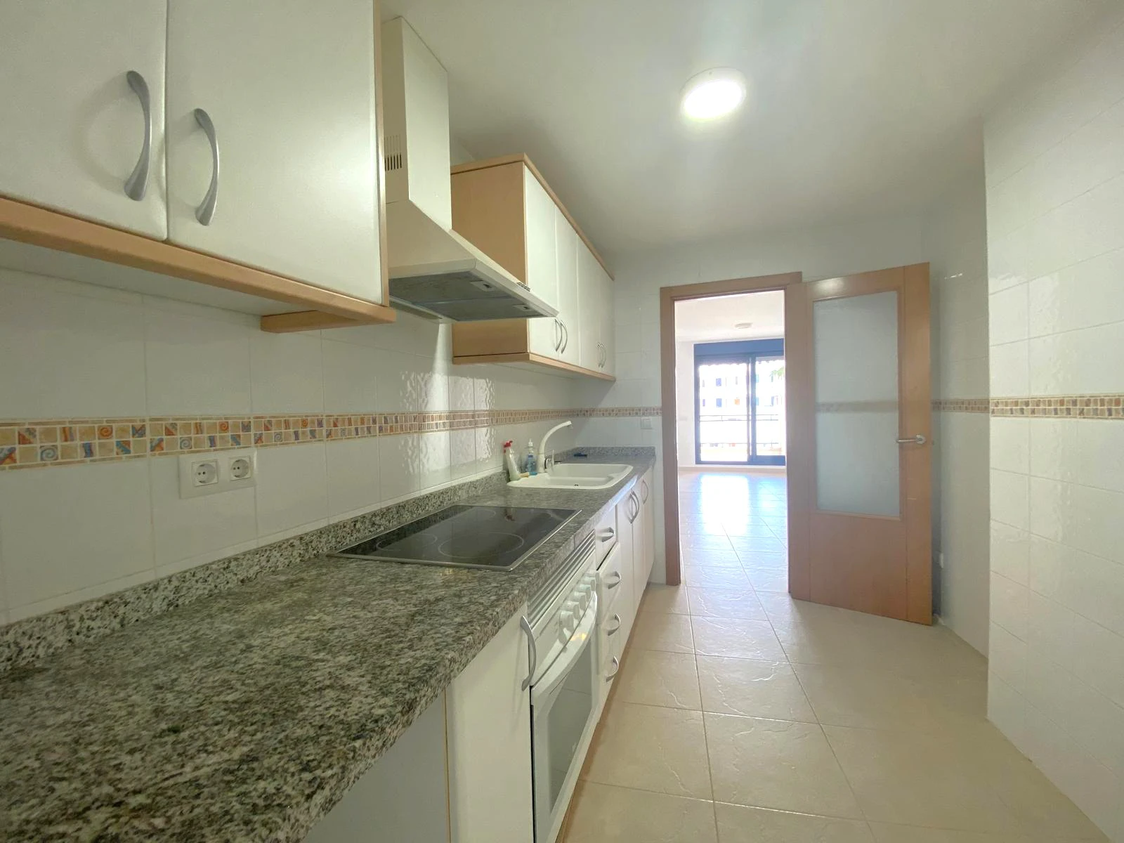 APARTAMENTO CON VISTAS AL MAR EN ZONA CLUB NAUTICO