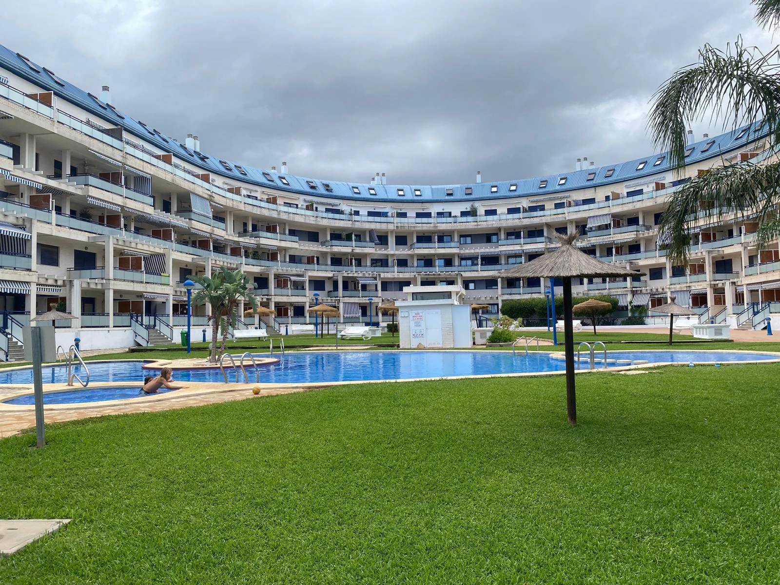 APARTAMENTO CON VISTAS AL MAR EN ZONA CLUB NAUTICO