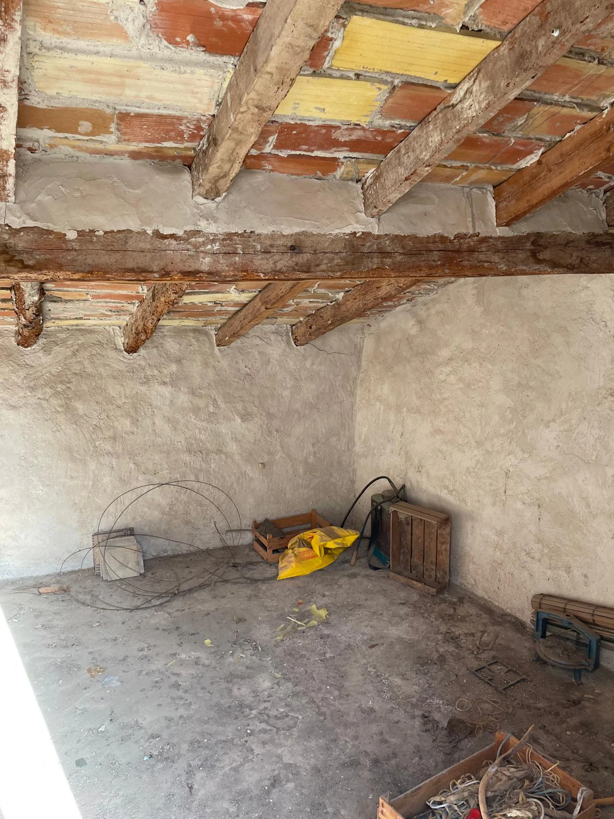 CASA DE PUEBLO DOS ALTURAS CON TERRAZA - CENTRICA ( 176m2 )