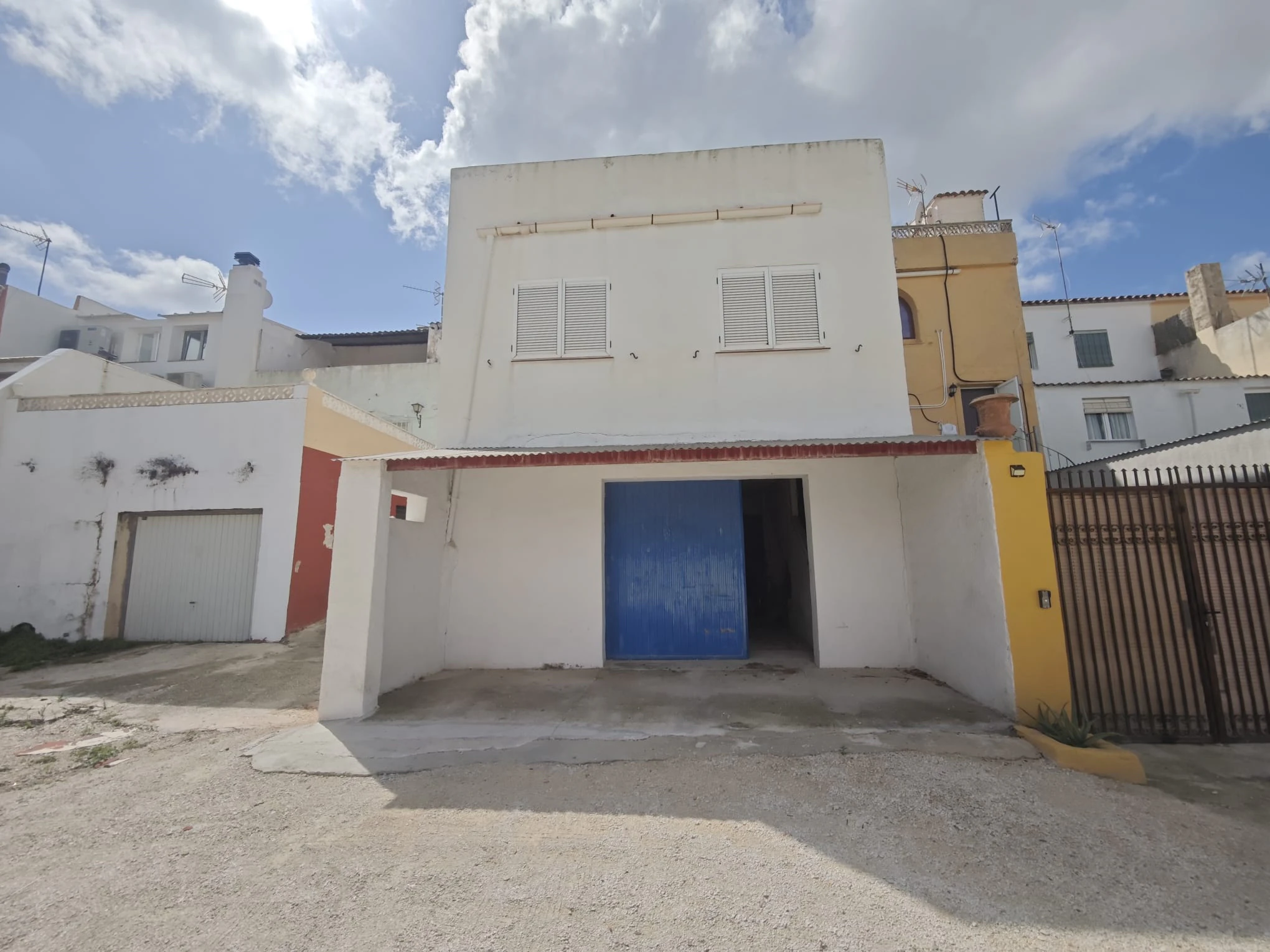 SE VENDA CASA DE PUEBLO EN BENISSA.