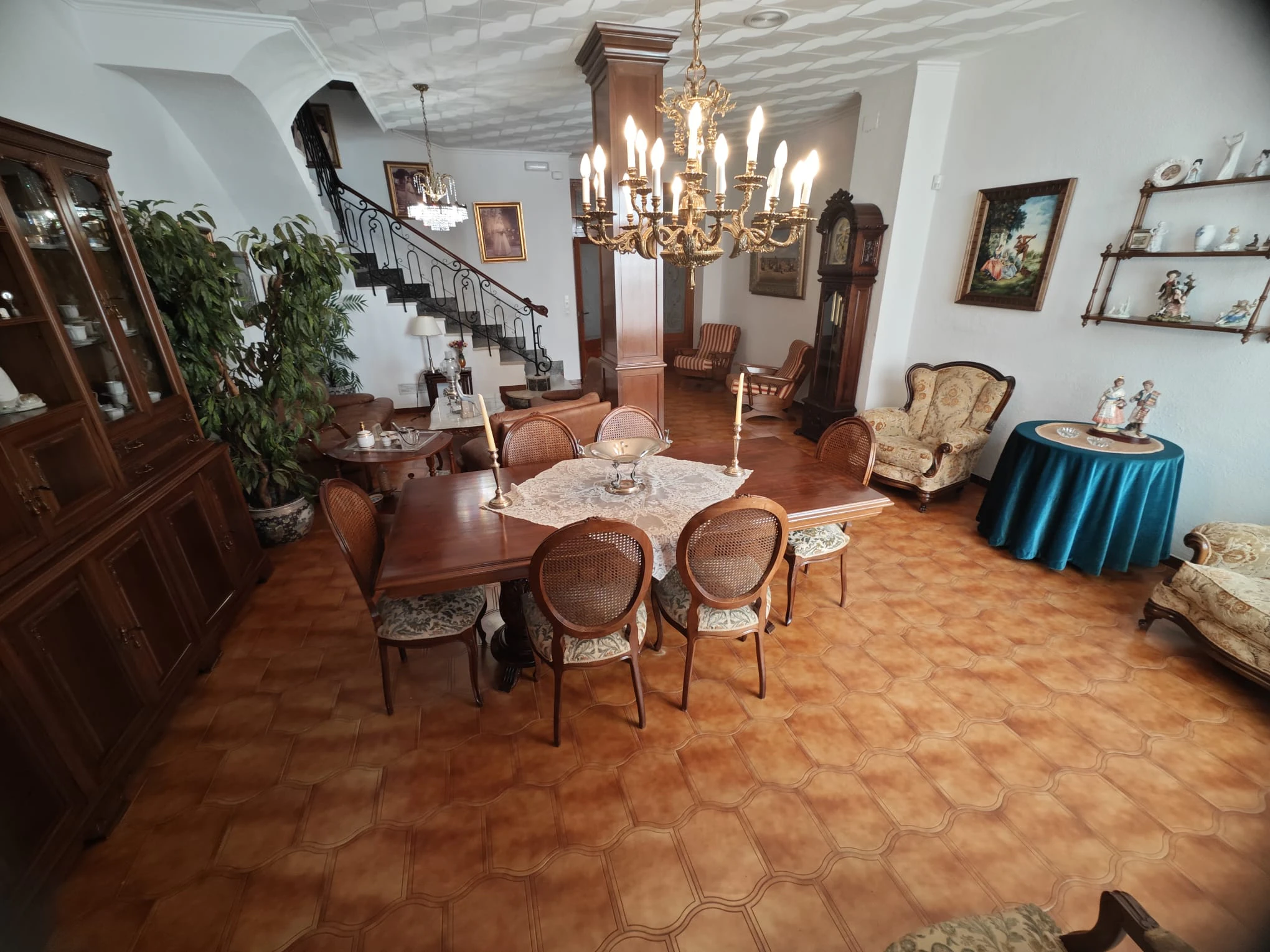 Amplia Casa con PATIO INTERIOR en Alquería de la Condesa