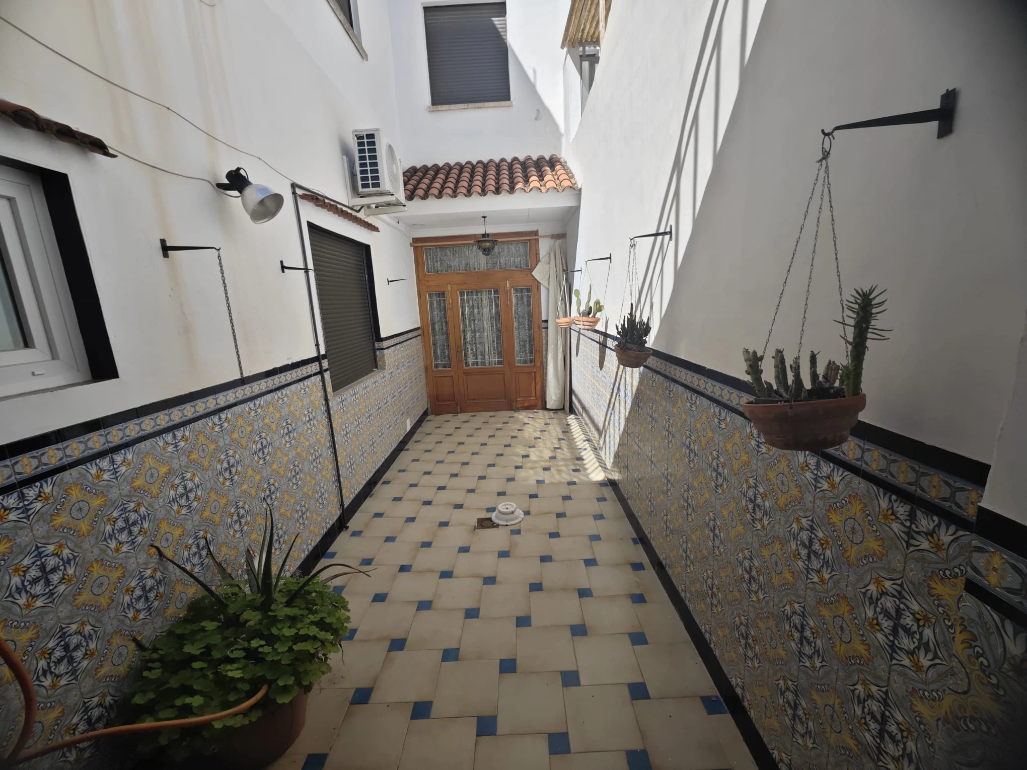 Amplia Casa con PATIO INTERIOR en Alquería de la Condesa