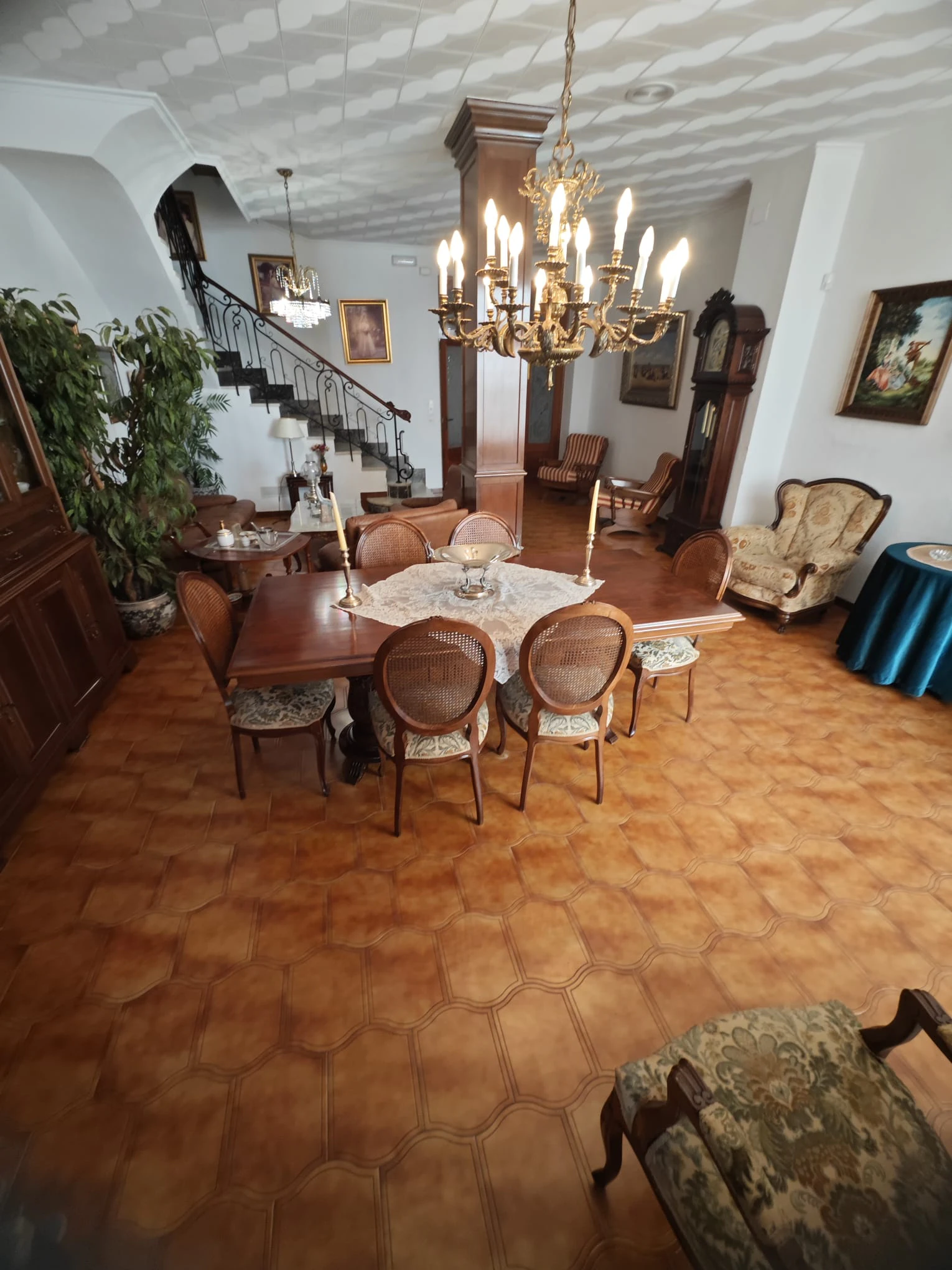 Amplia Casa con PATIO INTERIOR en Alquería de la Condesa
