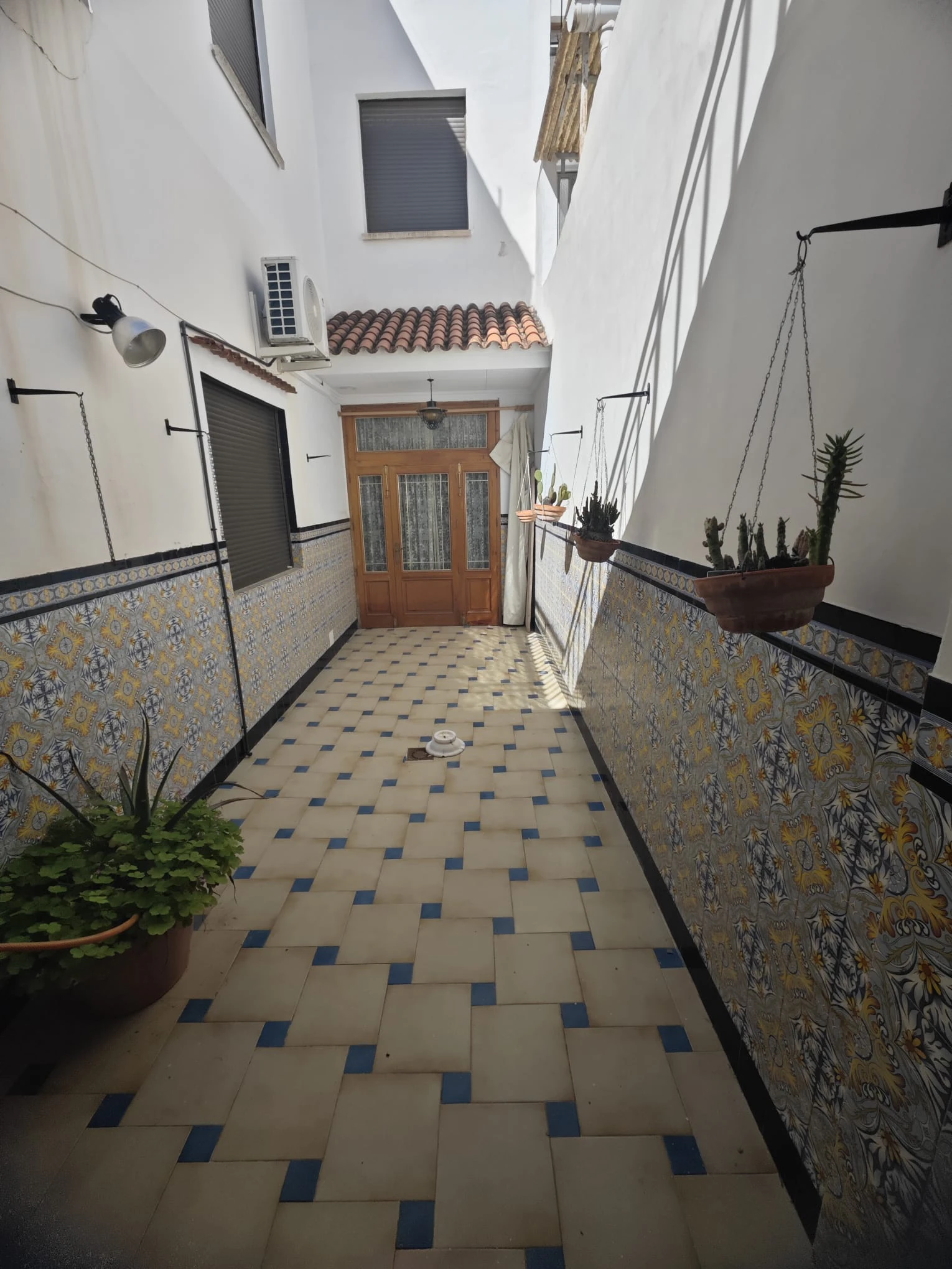 Amplia Casa con PATIO INTERIOR en Alquería de la Condesa