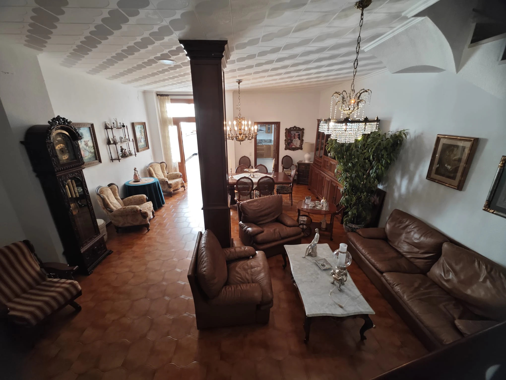 Amplia Casa con PATIO INTERIOR en Alquería de la Condesa