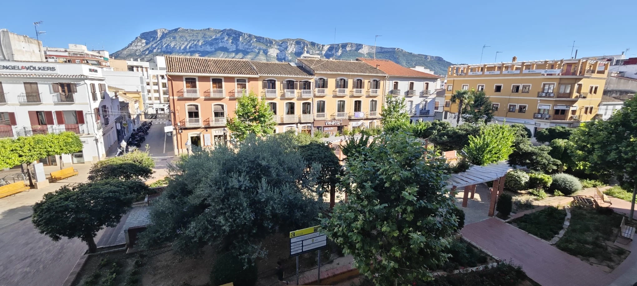APPARTEMENT À PLAZA PAIS VALENCIA (LA GLORIETA) DÉNIA