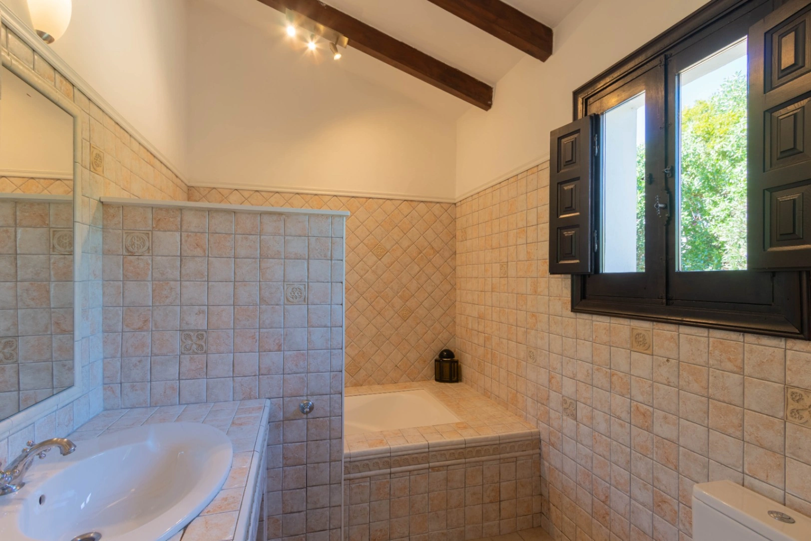 Elegante Chalet en la Prestigiosa Urbanización La Lluca, Jávea