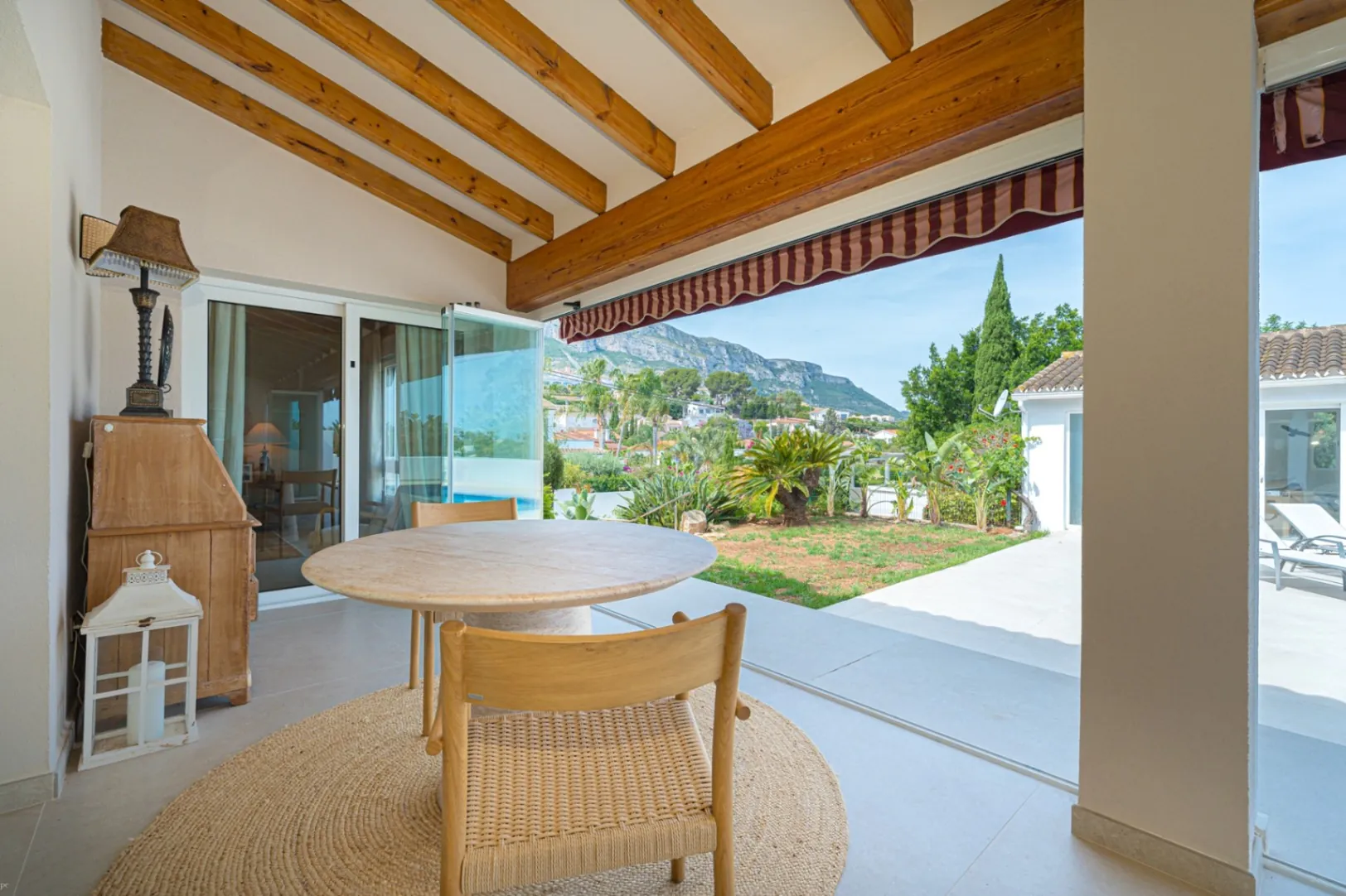 Venta. Chalet/Villa en Denia