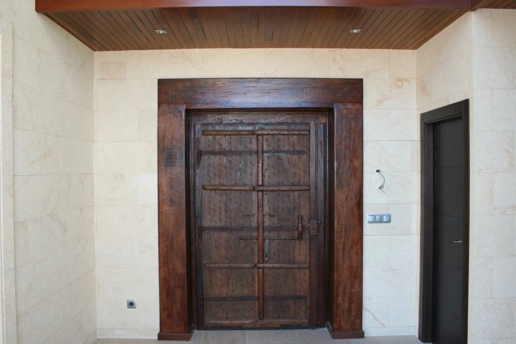 Chalet de 5 dormitorios con vistas al Montgó y al mar en Jávea