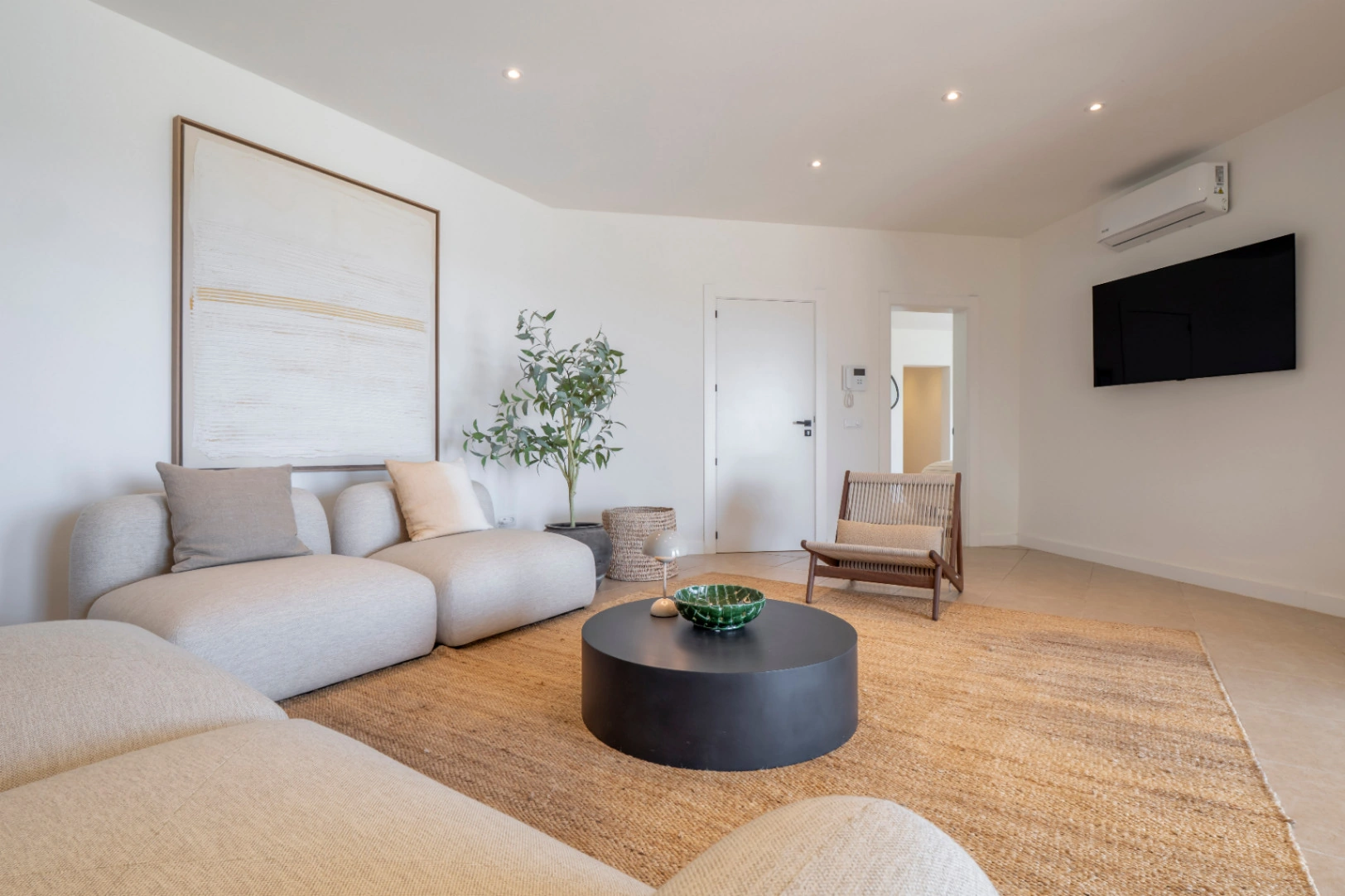 Recently renovated villa with stunning panoramic views of Jávea.