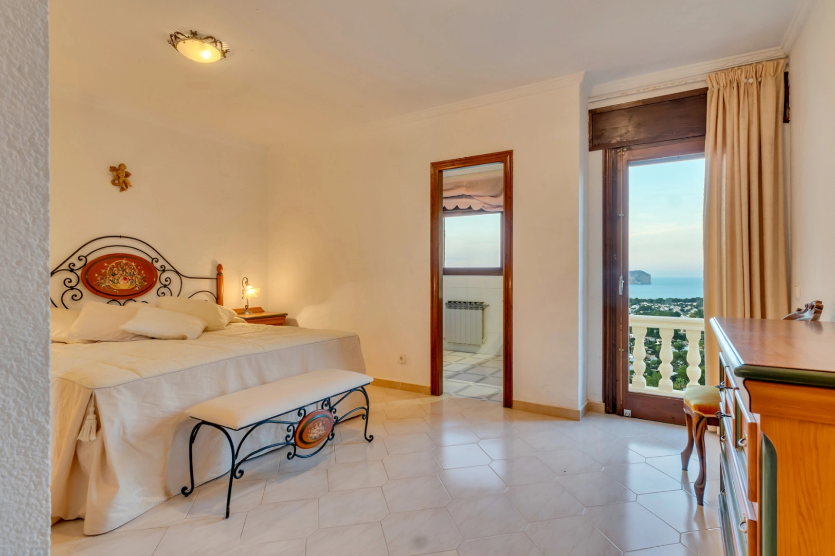 Villa a la venta con impresionantes vistas al mar
