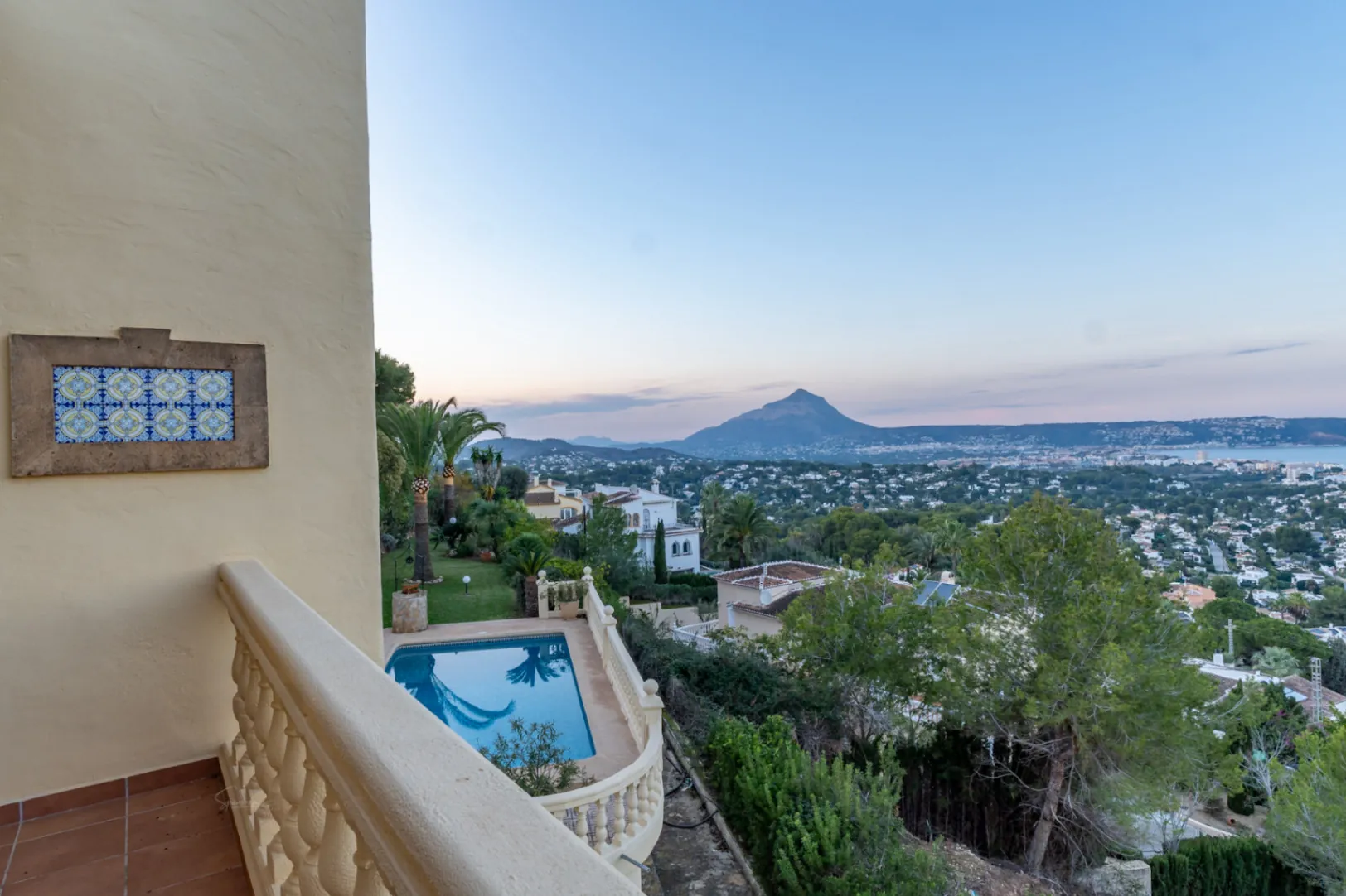 Villa a la venta con impresionantes vistas al mar