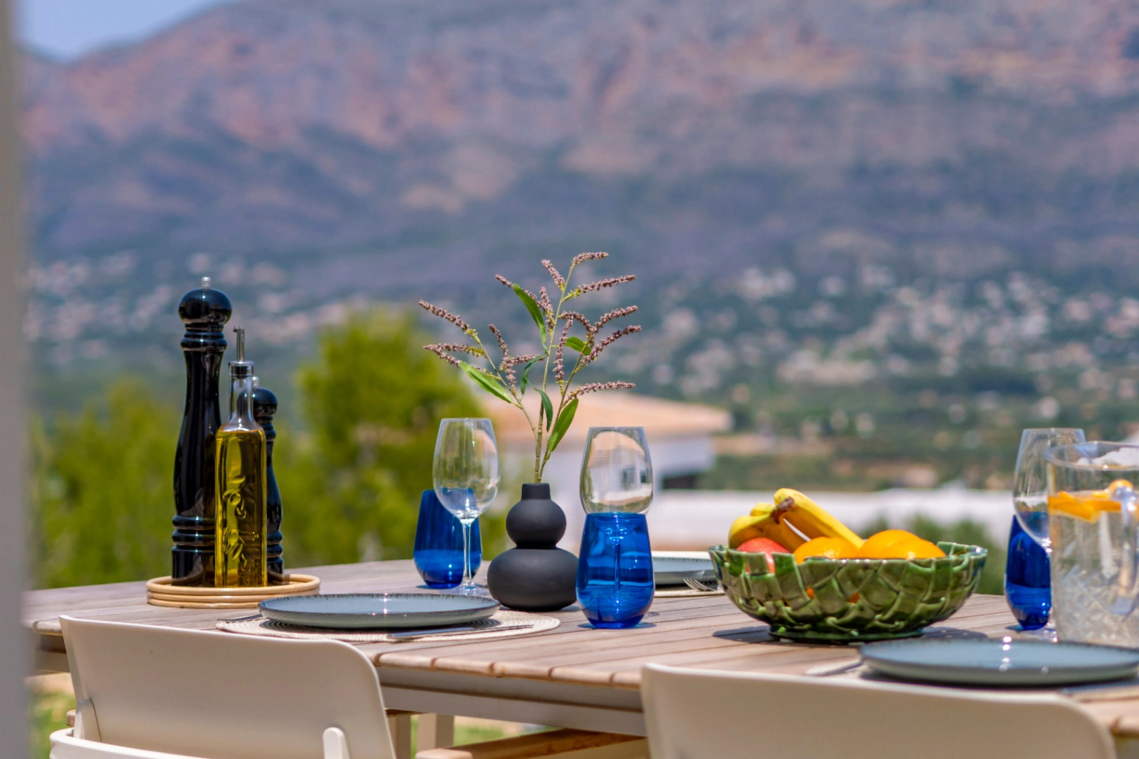 Recently renovated villa with stunning panoramic views of Jávea.
